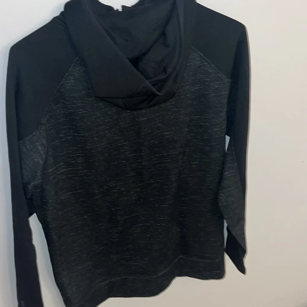 Champion men’s zip up sweater size M